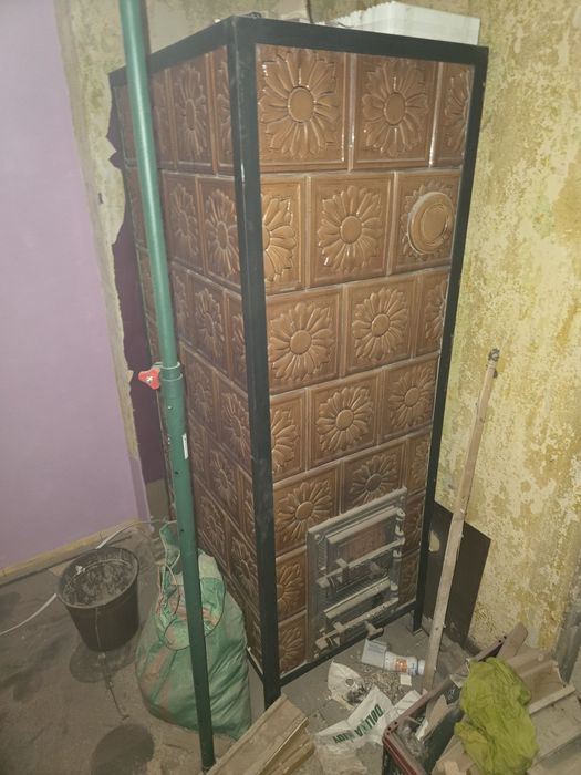 Piec kaflowy. Poddam za darmo. W zamian za rozebranie