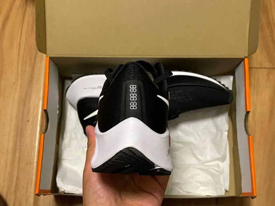 Nike Air Zoom Pegasus 37 Black White R.40