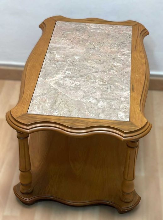 mesa de centro com tampo em marmore