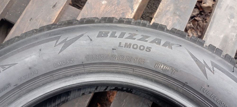 Bridgestone 185 60 r15 4шт шини зимові з Європи гума резина б'у
