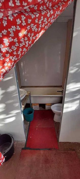 Продаж будинку з комунікаціями