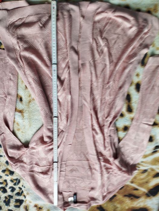 Łososiowa narzutka H&M