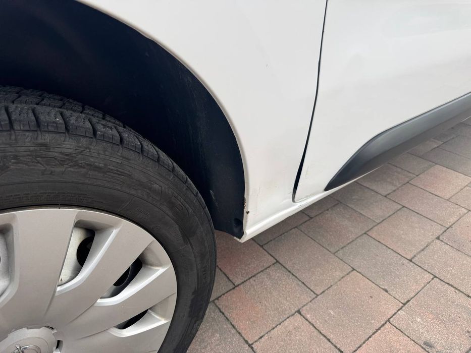 Opel Vivaro 2.0d пасажир 8+1 мість