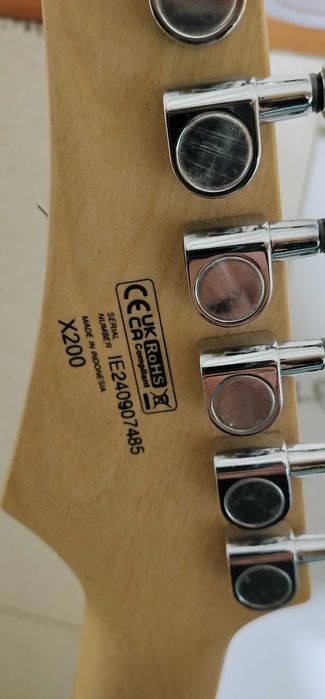 продам електрогітару cort x200