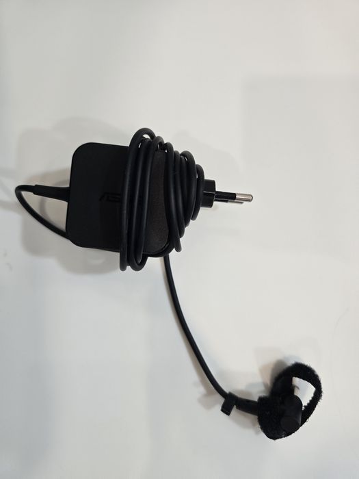 Router ASUS RT-AX82U