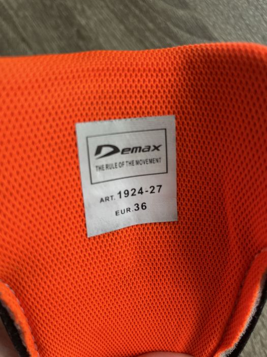 Сороканіжки Demax