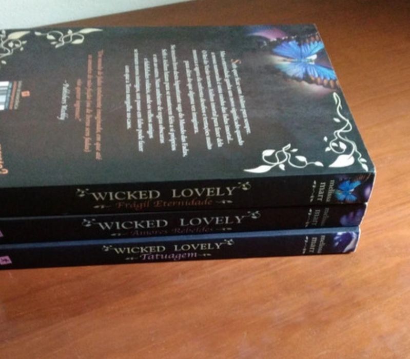 Vendo conjunto de livros Wicked Lovely