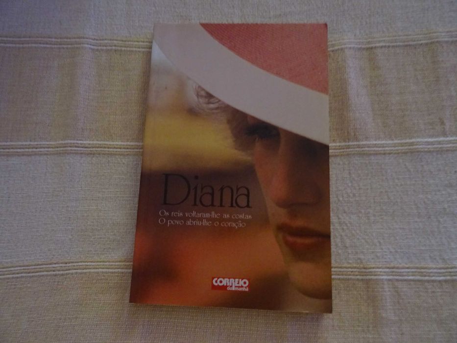 Livros Cultura Geral: A Cidade Das Flores De Augusto Abelaira; Outras Maneiras de Ver De José Hermano Saraiva; Humberto Delgado; Salazar; Diana; Cruz