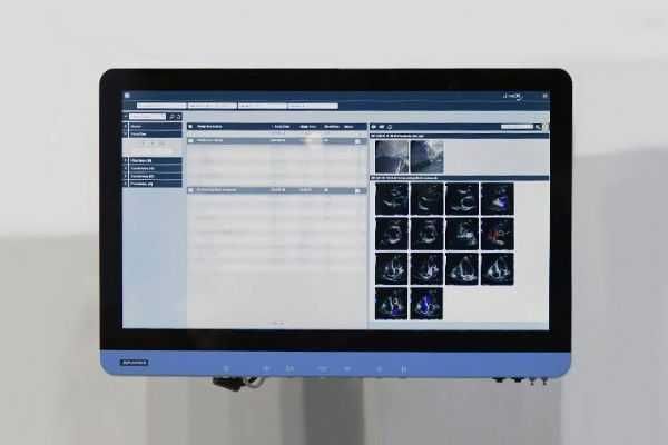 Сенсорный моноблок ADVANTECH POC-W242 AIO 24 IPS (i7-4650U/8GB/128SSD)