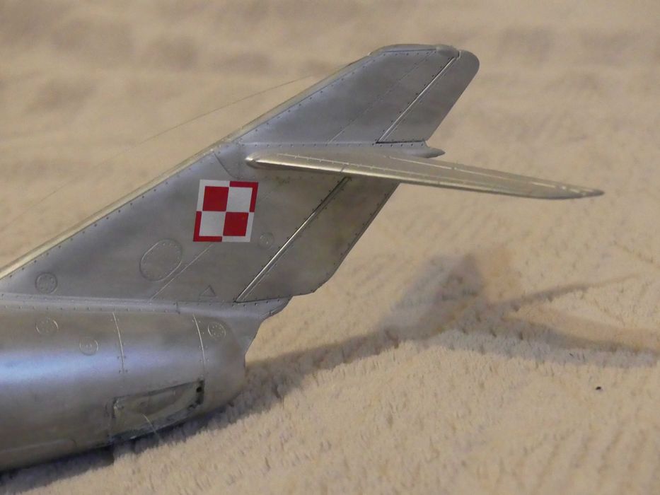 Model samolotu MiG 15 plastikowy sklejany z otwartą kabiną