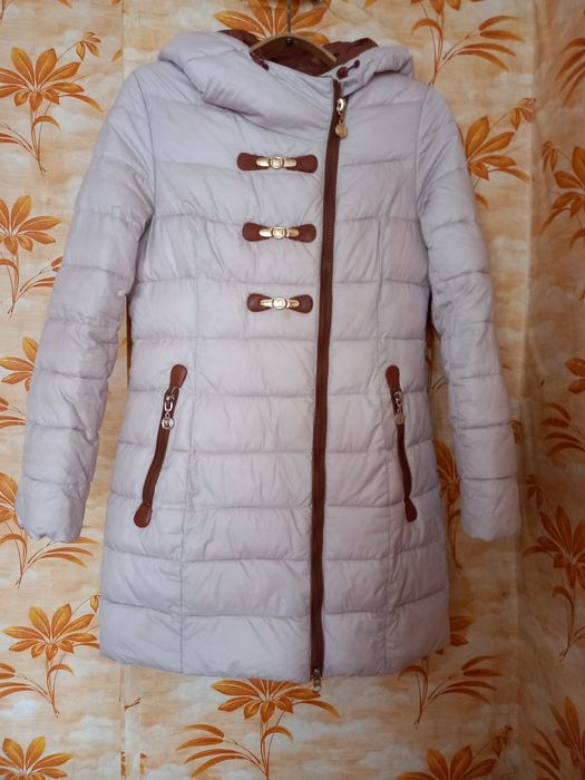 Куртка  зимняя ,  размер  46  , цвет   бежевый