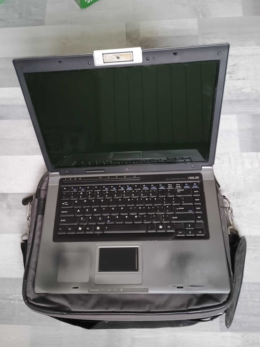 Laptop Asus F5SR