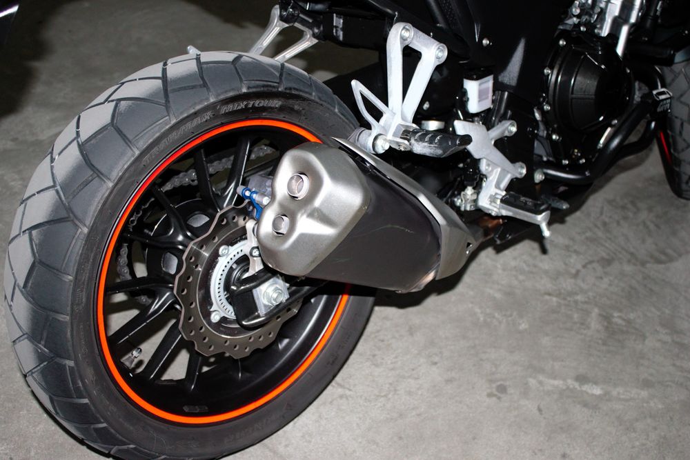 Honda CB500X de 2023 com 16.000km - Pack com Extras