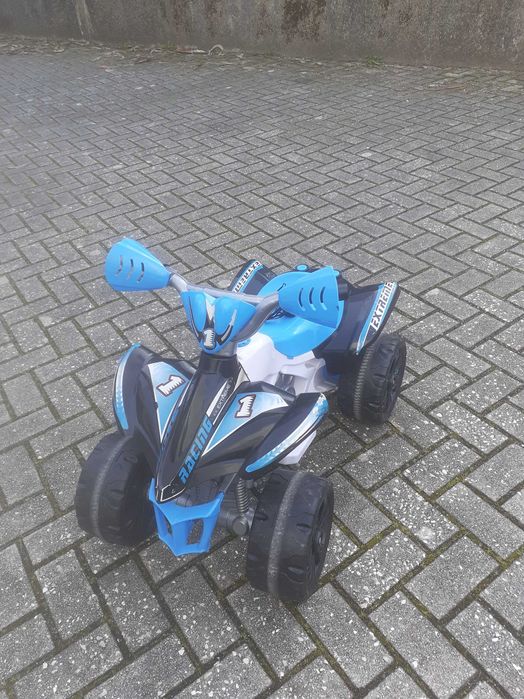 Moto 4 de criança