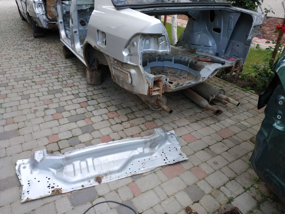 Кузов на порізку Mazda 626 GF GW 1997-2002