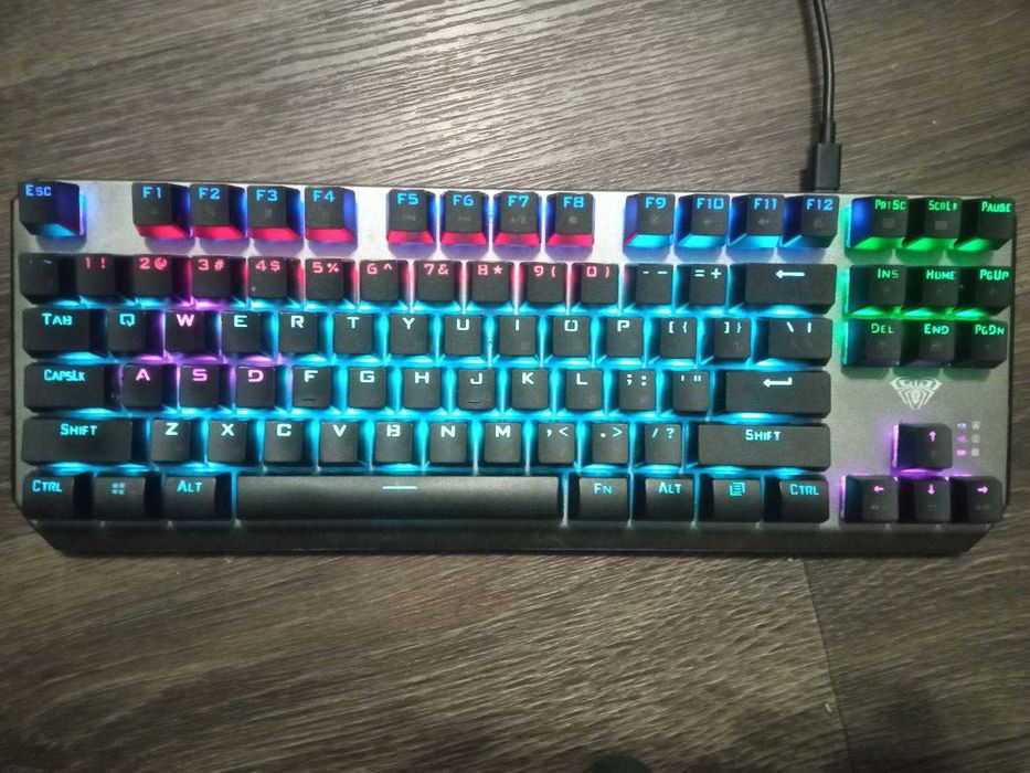 Продам 2 механічні клавіатури Aula: Aegis та Dawnguard