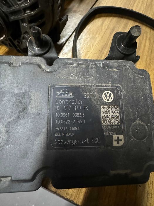 Блок ABS VW Jetta 6 рестайл, бензин 2.0