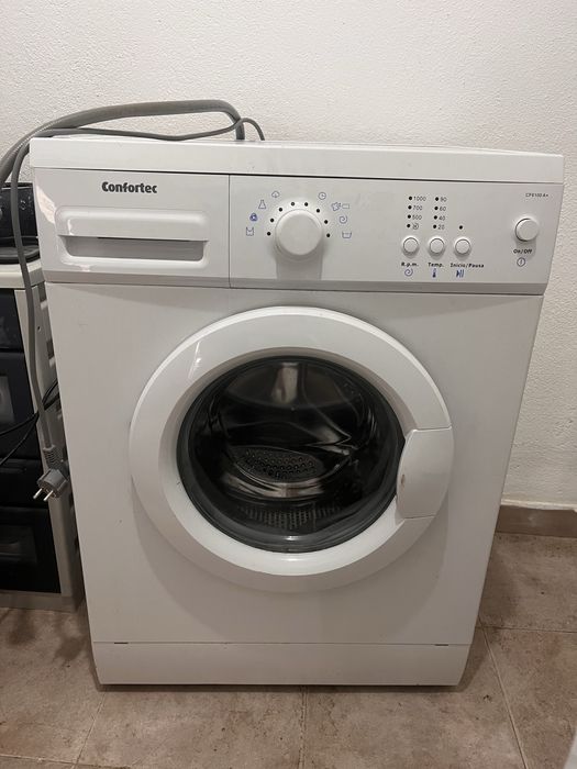 Máquina de Lavar Roupa Confortec – Para peças ou reparar