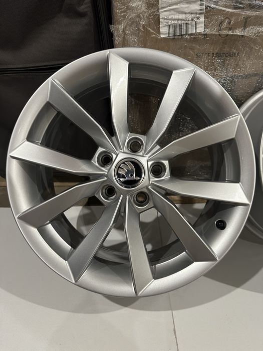 Диски Skoda 17 7j et45 5L0601025K