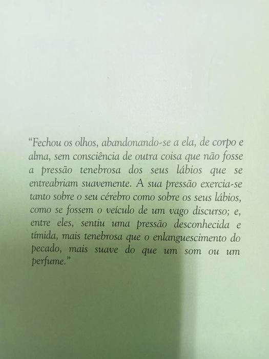 Livro “Retrato do Artista Quando Jovem”