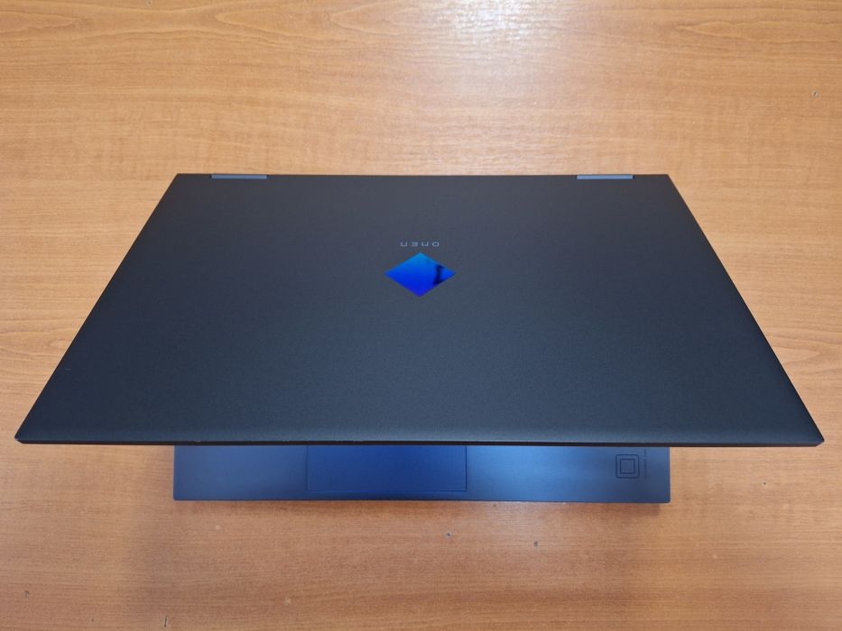 HP OMEN 15-ek1097nr OctalCore Intel Core i7-10870H RTX 3060 6Gb 16/512