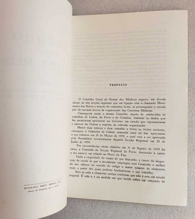 Antigo Livro ~ "Estudo sobre a Carreira Médica - Relatório Ordem dos Médicos" ~ Porto 1960 ~ RARO