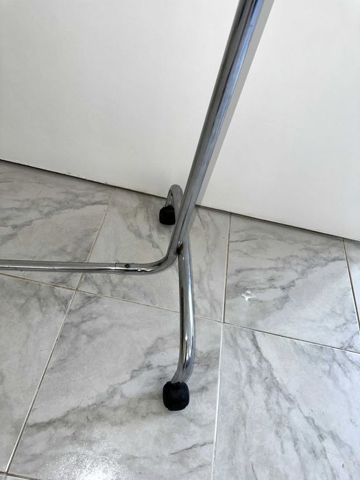 Charriot de Roupa bom estado