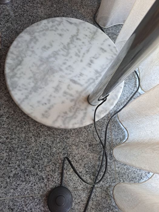 Candeeiro branco pedra mármore ba base.