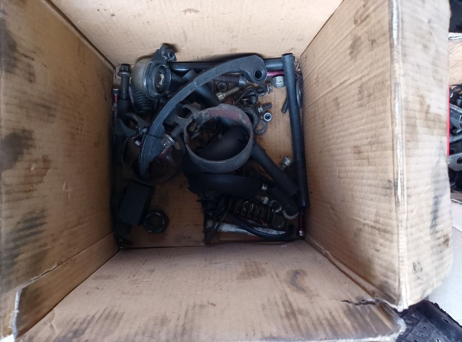 KAWASAKI zzr600 запчастини