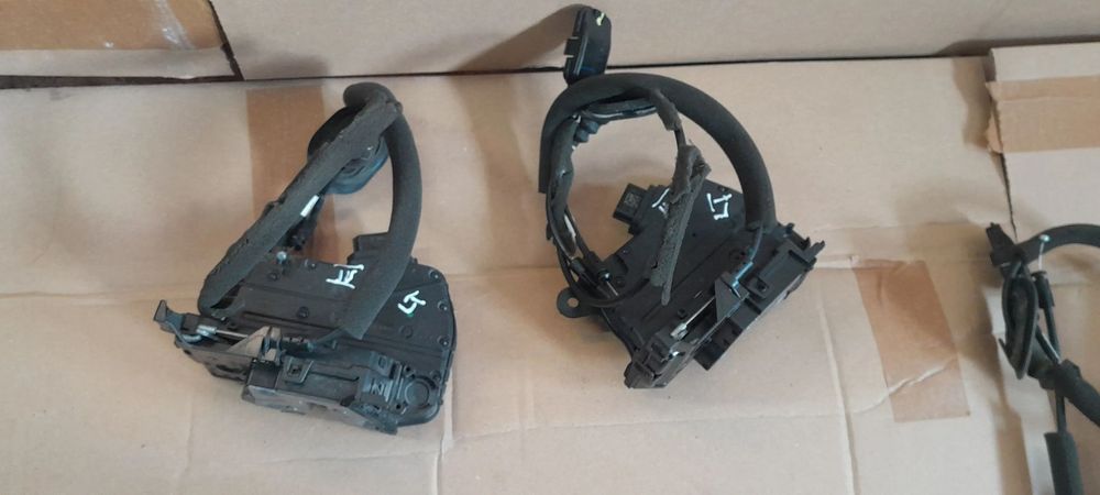 RENAULT CLIO IV ZAMEK DRZWI LEWY TYŁ