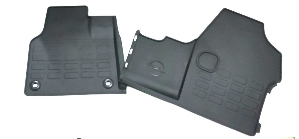 Nowe dywaniki gumowe oryginał OPEL VIVARO C