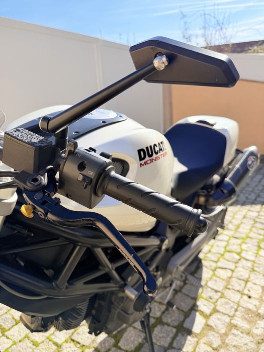 Ducati monster 696 nacional