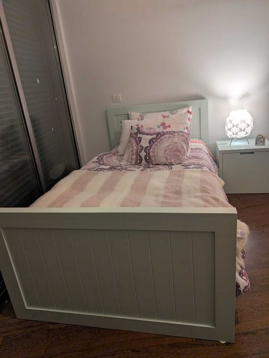 ( reservada ) Cama de solteiro em madeira maciça + m/ cabeceira — Design de autor