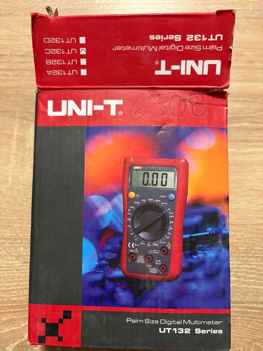Multimetro digital - Uni-T UT132C