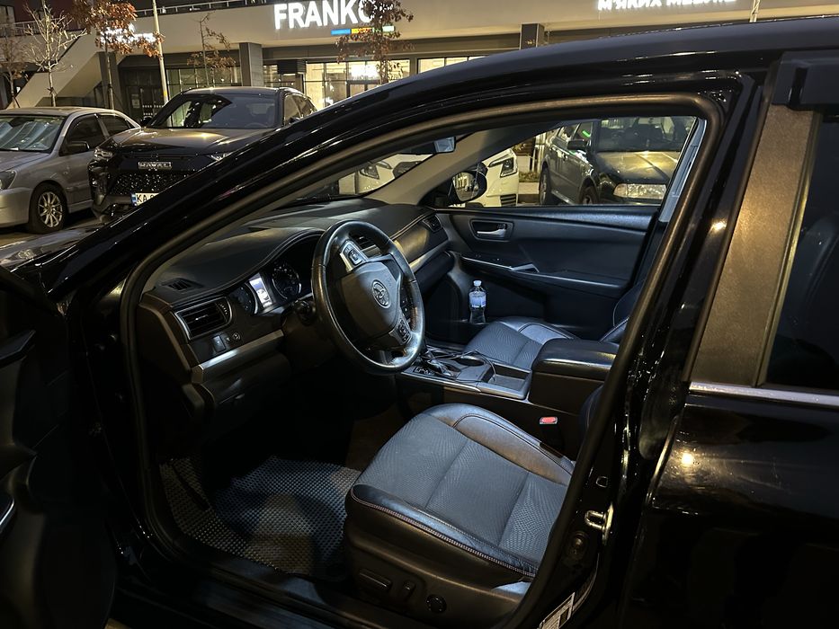 Toyota camry 55 2017