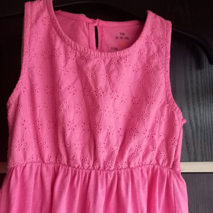 Sukienka bawełniana różowa z haftem YD- rozmiar 134