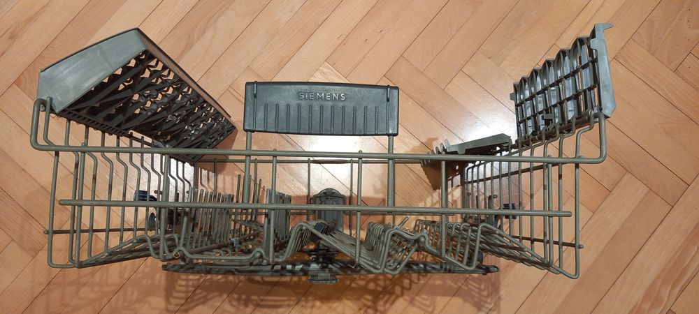 Kosz górny do zmywarki SIEMENS szerokości 60, używany.