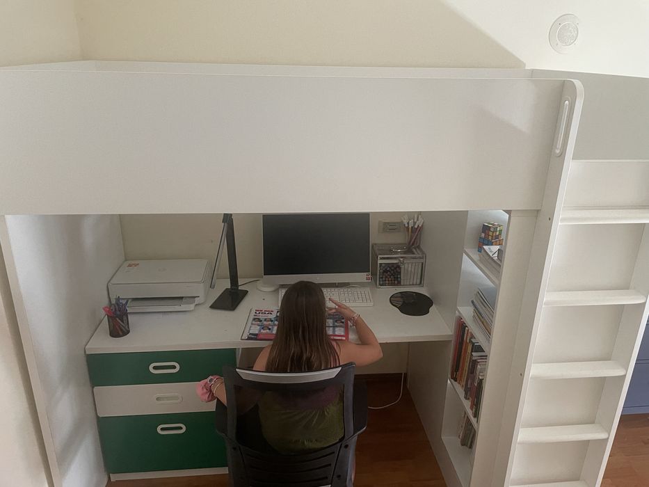 Bliche + secretaria + roupeiro. 3 em 1