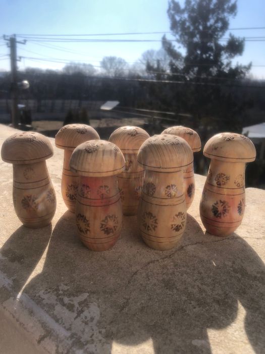 Спецовниці деревянні