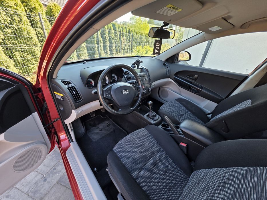 Zadbana kia ceed