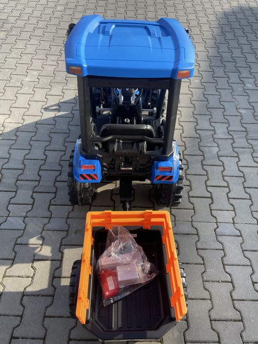 Traktor na akumulator dla dzieci Z Przyczepą D68 Niebieski 24V 2x200W