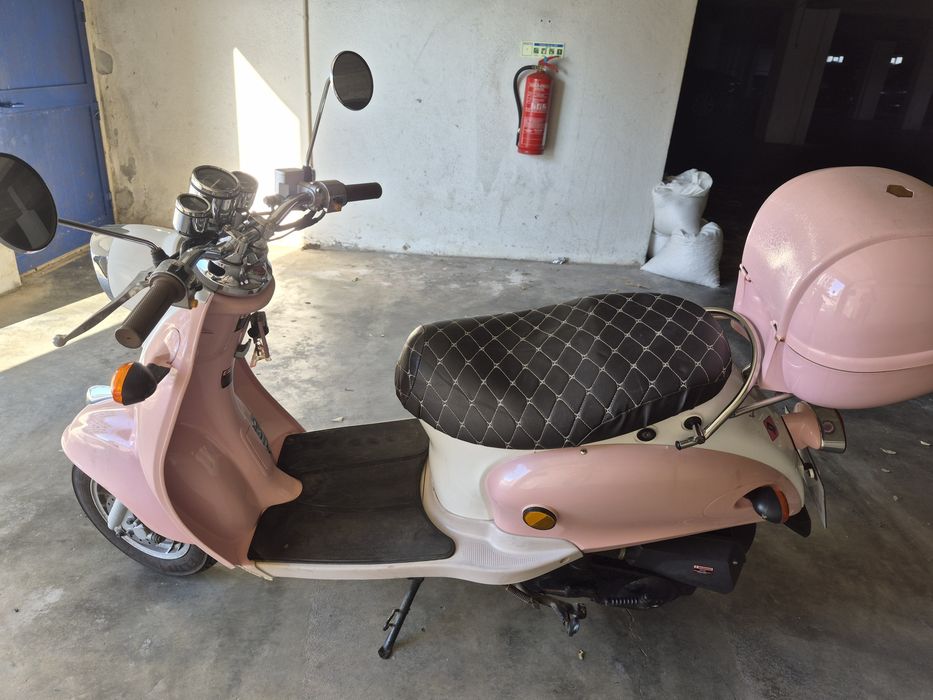 Vendo mota 50cc em bom estado