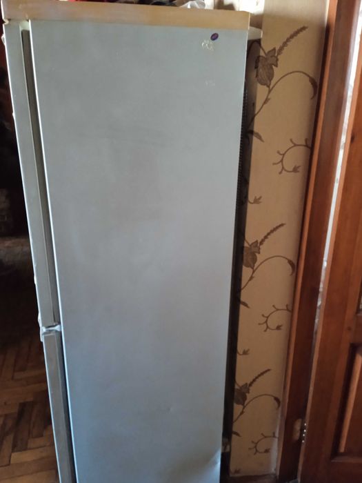 Продам холодильник