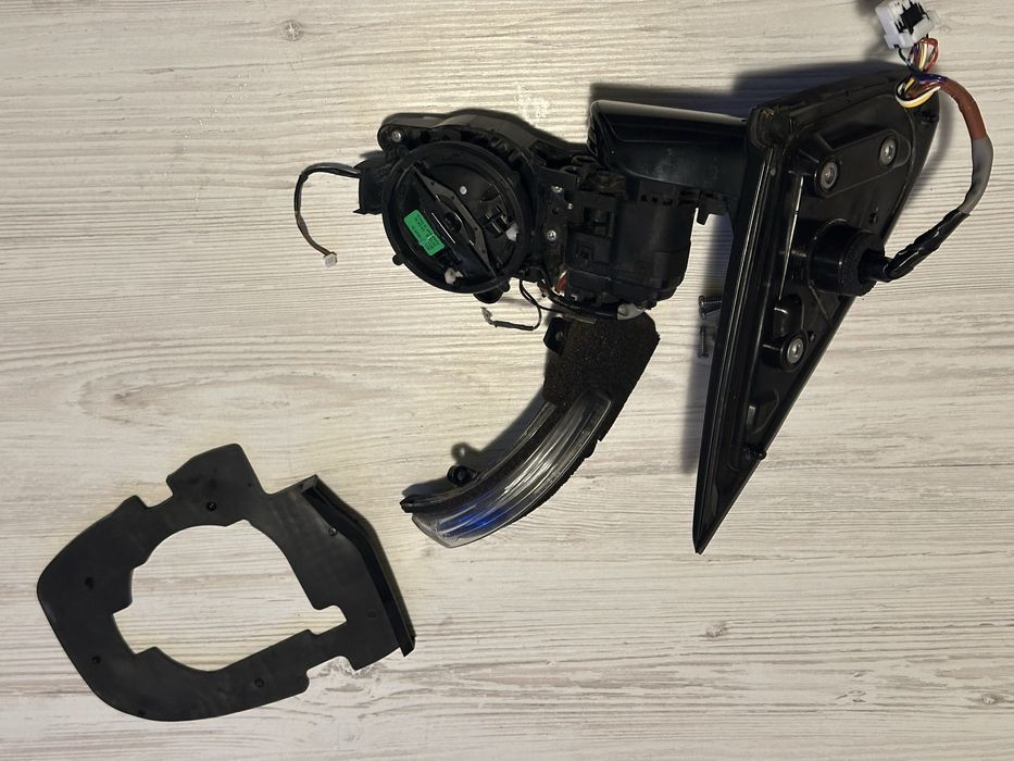 Дзеркало праве Mitsubishi Outlander 3