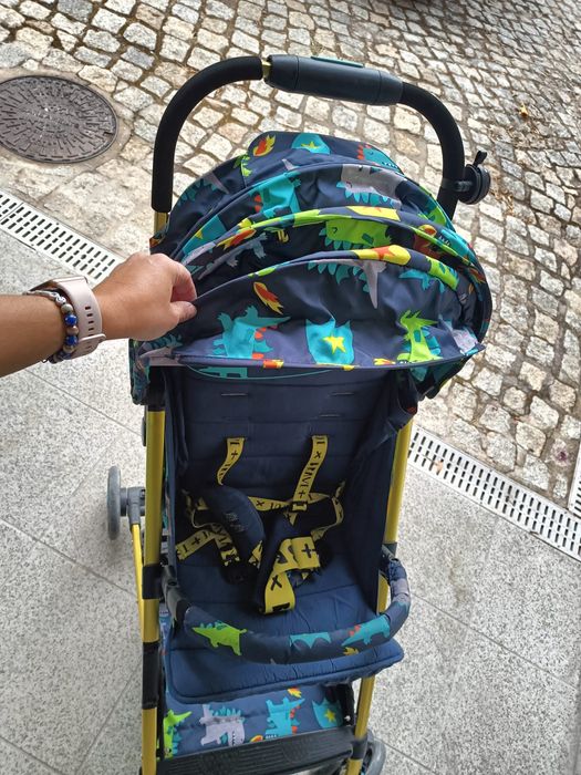 Carrinho de passeio da cosatto menino