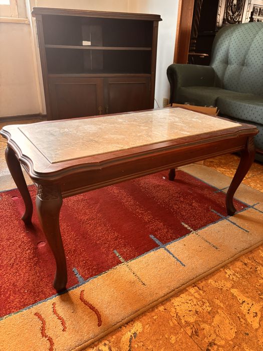 Mesa de centro com pedra