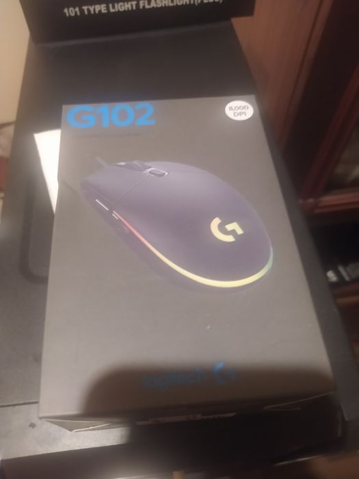 Продам мишку logitech g102 новая лежыт без надобности