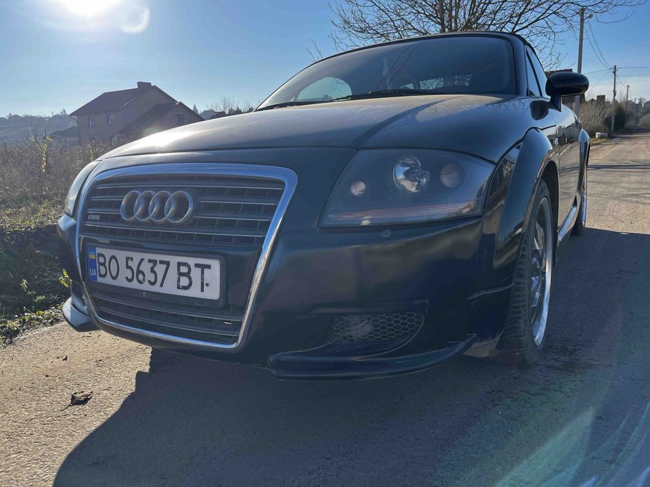 Audi tt автомобіль