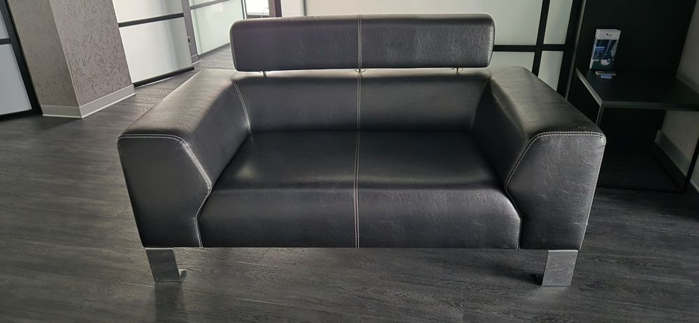 Sofa biurowa loft , skóra eko, wysoka jakość - stan perfekcyjny