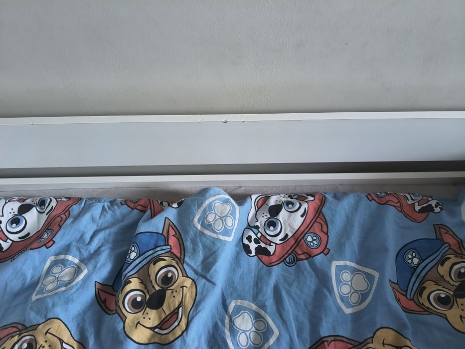 2 takie same łóżka  dziecięce